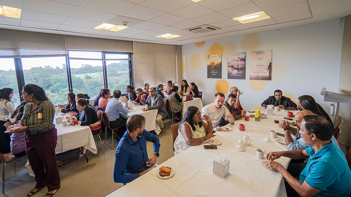 Journée internationale du thé : les employés de Sunlife partagent leur tasse de thé